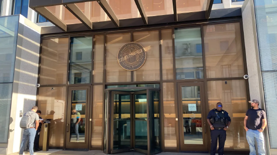 三叶草策略 库克在岗成迷 美联储独立性遭受考验