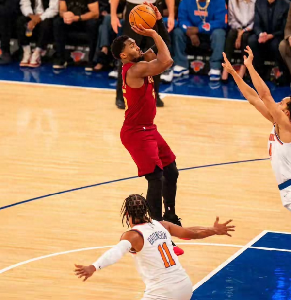 拉伯配资 3号秀创NBA79年记录仍无缘最佳! 因为文班40+15完爆2状元